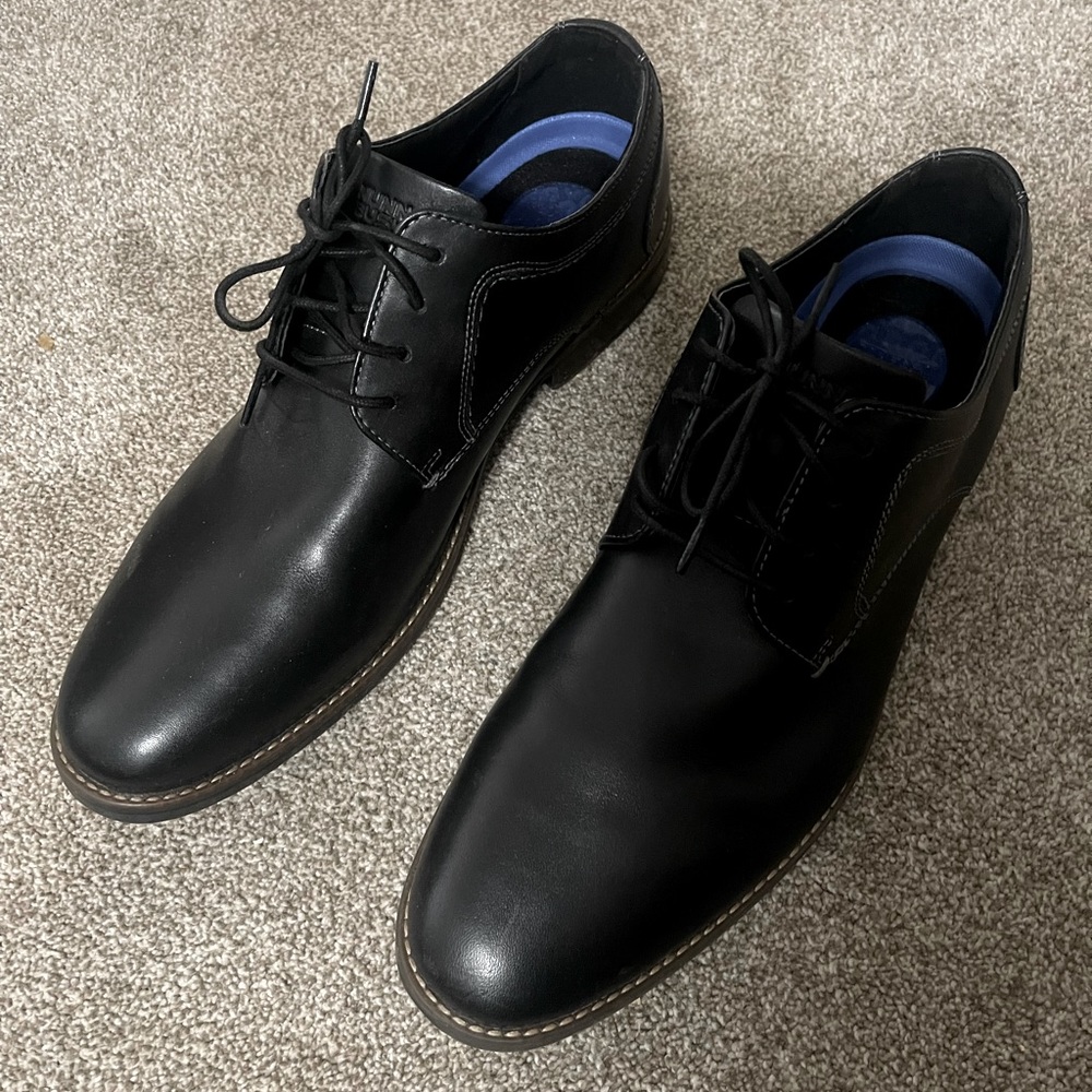 Men’s Nunn Bush Dress Shoe (size 12)